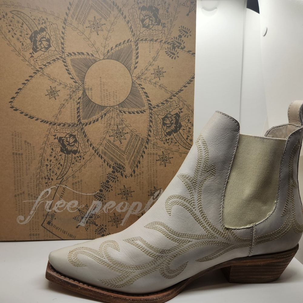 BRAND NEW IN BOX WOMENS FREE PEOPLE WAYWARD WESTERN COWBOY BOOTS SIZE 6